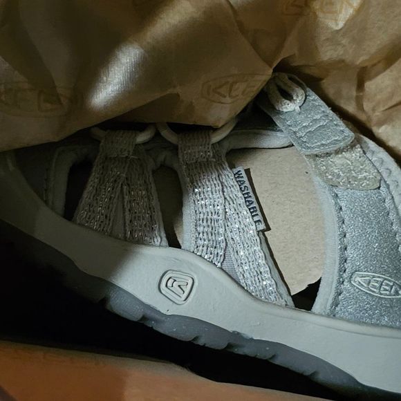 KEEN Baby Toddler Flat And Flexible Lightweighr Moxie Sandals Silver Size 5 NWT - Picture 7 of 8